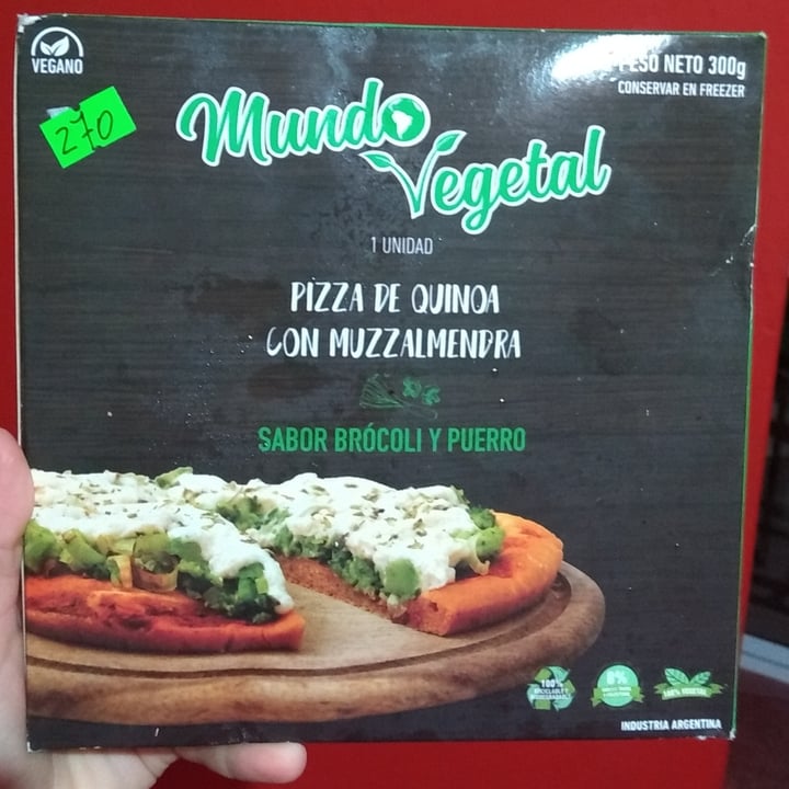 photo of Mundo Vegetal Pizza de muzzarella con brocoli y puerro shared by @nev7s on  07 Jan 2021 - review
