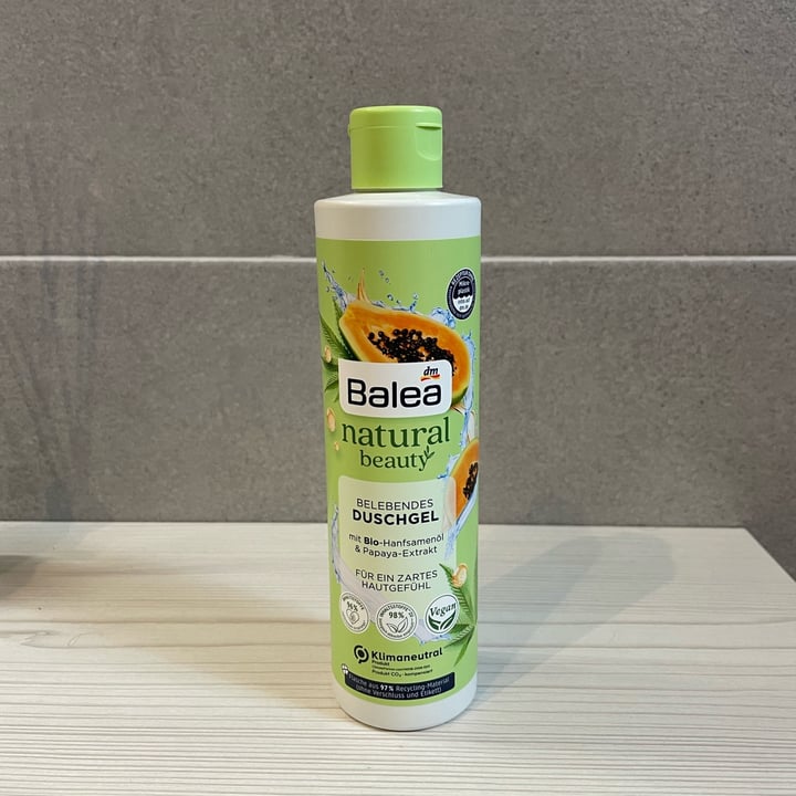 photo of Balea Gel doccia rivitalizzante con olio di canapa bio ed estratto di papaya shared by @chiaranoir on  01 May 2022 - review