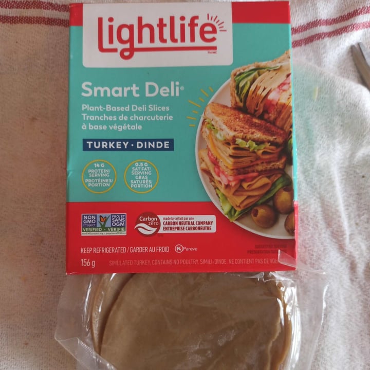 photo of Lightlife Plant-Based Turkey Deli Slices shared by @kairadiaz on  03 Jan 2022 - review