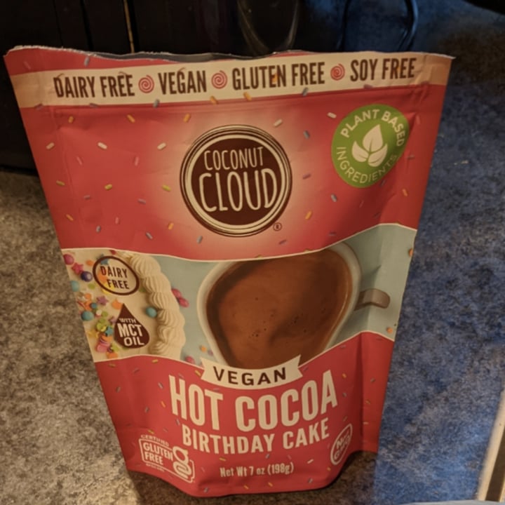 review photo of Coconut Cloud Vegan Hot Cocoa Birthday Cake shared by @mandelici0us on 30 Sep 2022 - review