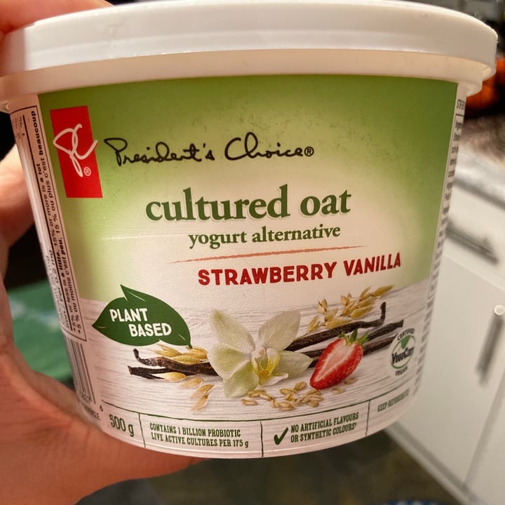 photo of President's Choice Cultured oat Strawberry Vanilla shared by @cuttlefish on  16 Sep 2021 - review