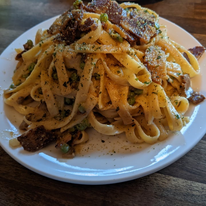 photo of Rise Above Pizza & Wings Fettuccine Alf-redo shared by @rcrw88 on  14 Jul 2022 - review