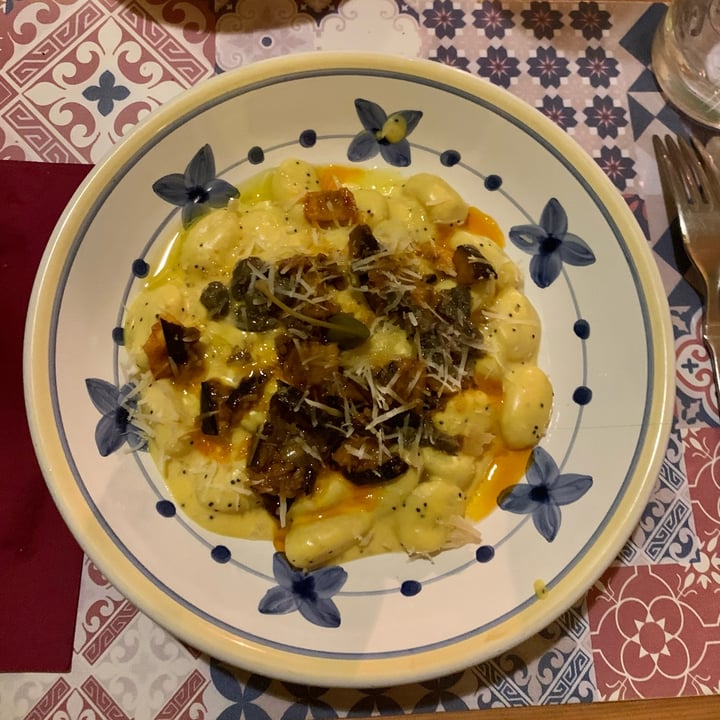 photo of DuedipiccheVegan gnocchetti di riso con melanzane e formaggio vegetale shared by @rob27 on  27 Aug 2022 - review
