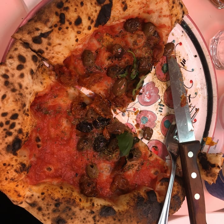 photo of Dalmata Pizza Pizza marinara shared by @joaquinrj on  22 Sep 2022 - review