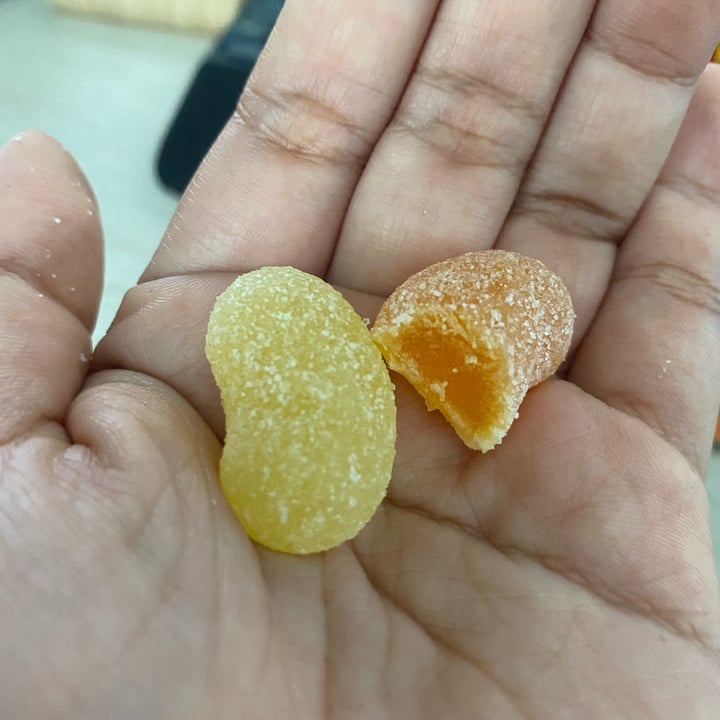 photo of Jelly belly CHEWY
CANDY Sour lemon & Sour orange shared by @scynsa on  22 Nov 2021 - review