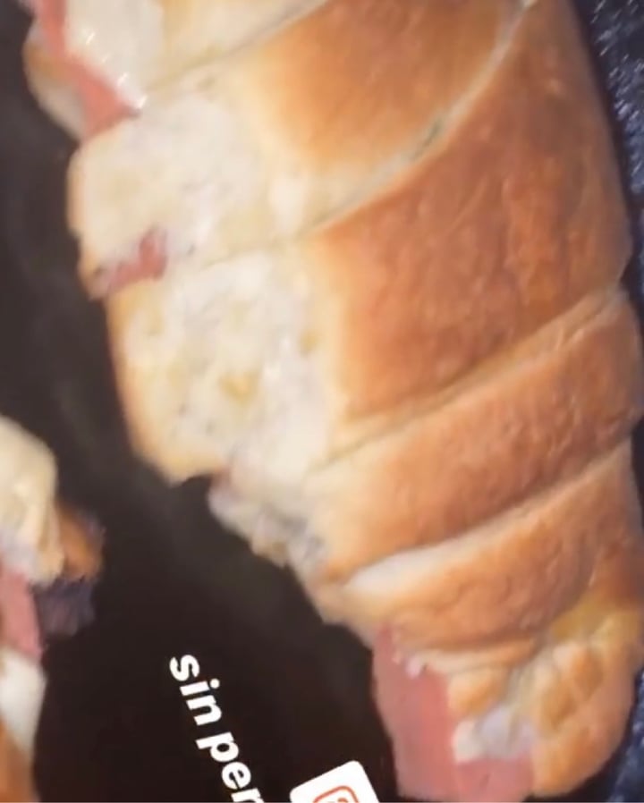 photo of Veganius Croisant De Jamón Y Queso shared by @naranjaypomelo on  26 May 2020 - review