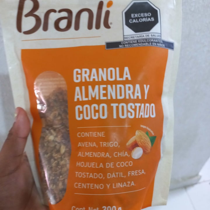 photo of Branli Granola Almendra Y Coco Tostado shared by @angiemauries on  19 Jul 2021 - review
