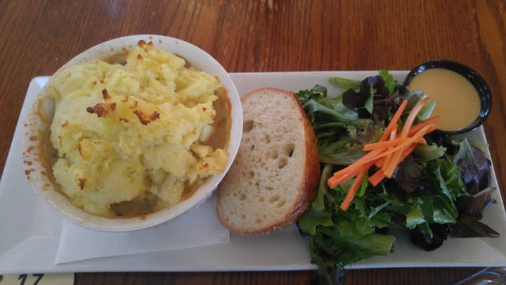 photo of Coach and Horses (Temporarily closed) Vegan Shepherd's Pie shared by @smashy on  09 Apr 2018 - review