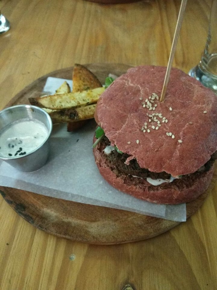 review photo of Alma Dórica Nuestra Burger shared by @lumiranda on 04 Aug 2019 - review