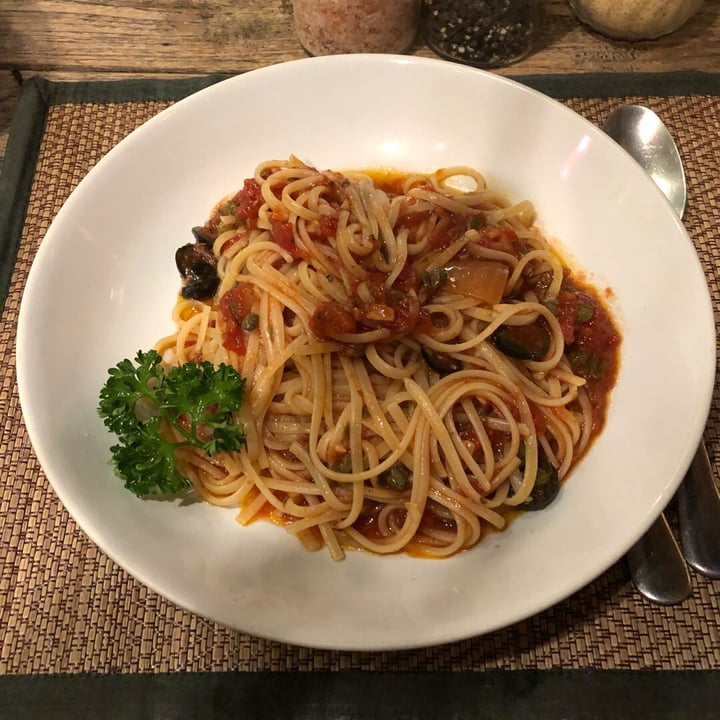 review photo of Reform Kafé Linguine Puttanesca shared by @linneaeatgreens on 22 Oct 2019 - review
