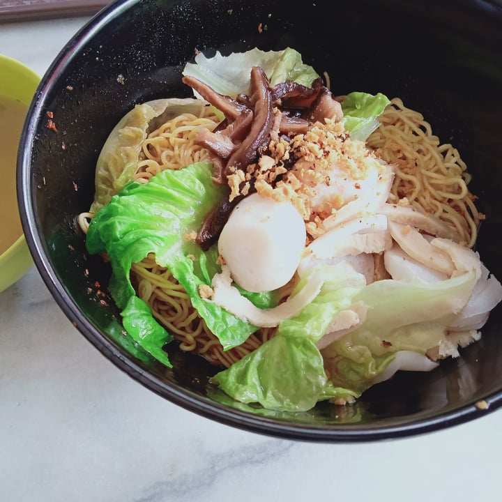photo of Xian Long Vegetarian Stall 仙隆素食 Fishball noodles shared by @veganspicegirl on  01 Dec 2021 - review