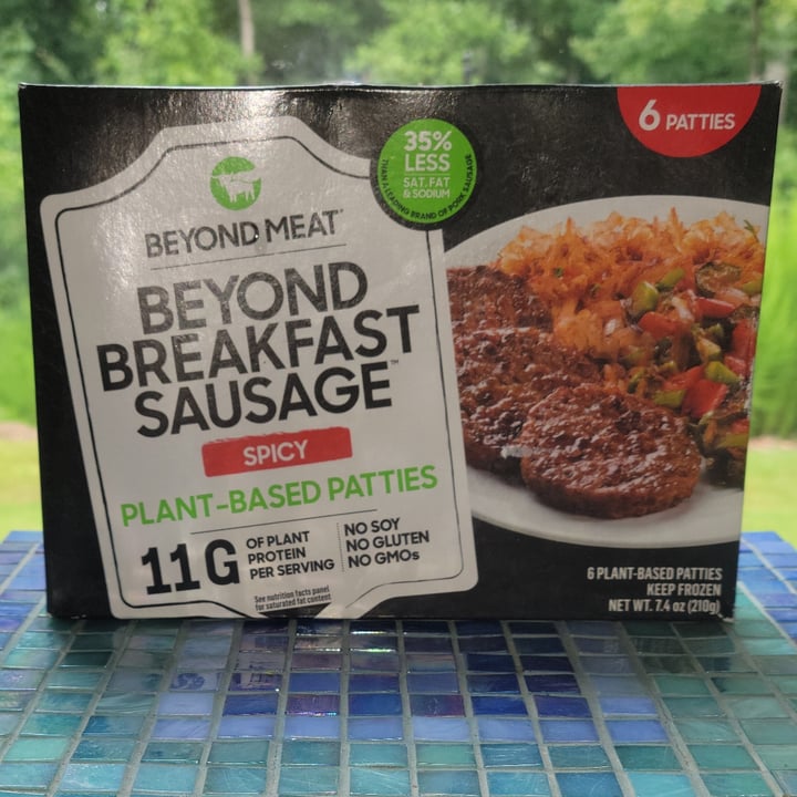 review photo of Beyond Meat Beyond Breakfast Sausage Spicy shared by @carlajc on 11 Aug 2022 - review