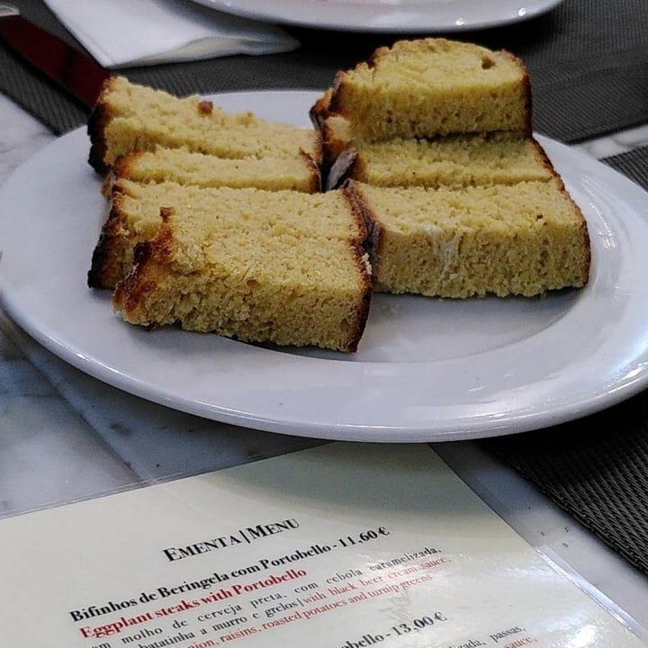 photo of Remédio Santo Húmus Com Pão/ Hummus With Bread shared by @dukesilver on  31 Oct 2020 - review