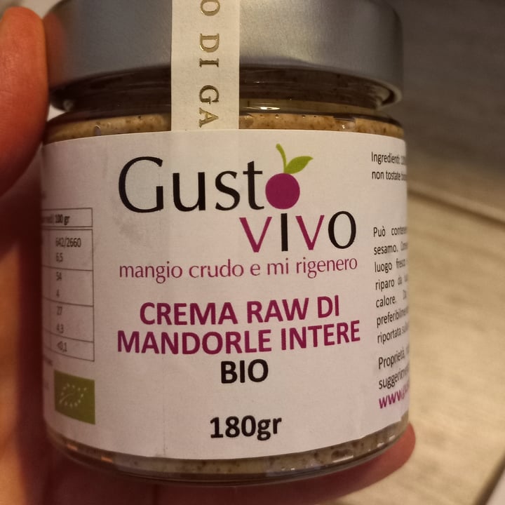 photo of Gusto vivo Crema Raw Di Mandorle Intere Bio shared by @mcame on  23 Jun 2022 - review