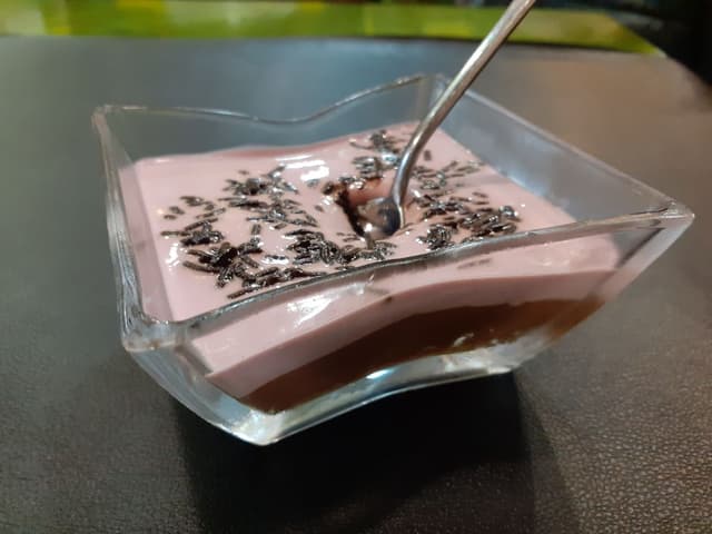 Photo of the dish “Tarta De Chocolate Y Caramelo De Violeta”