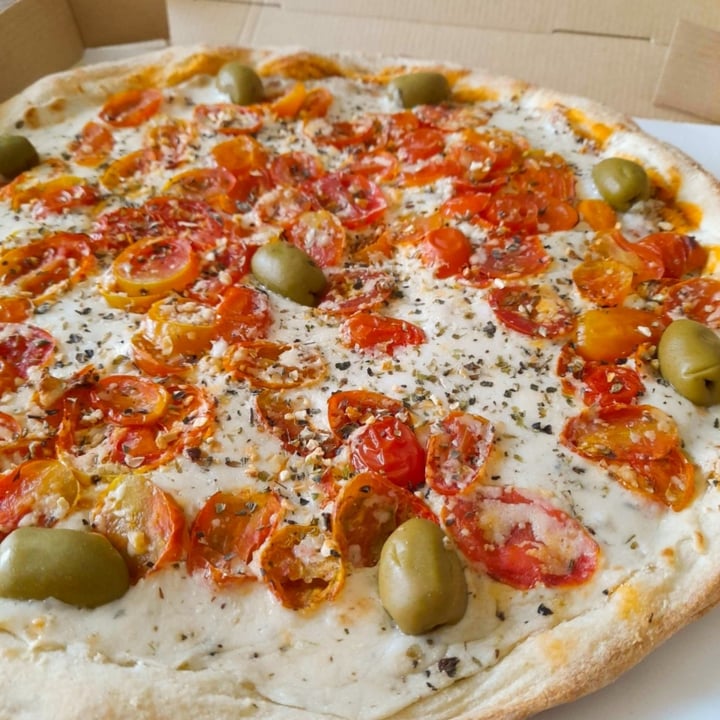 review photo of Olivia Empanadas & Pizzas - Lomas de Zamora Pizza Vegana shared by @lucianacircular on 05 Dec 2022 - review