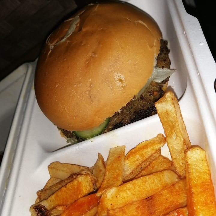 photo of Dr Phil-Afel Vegan Goods California Phil-llflower Burger shared by @bananasforbakes on  13 Jun 2020 - review