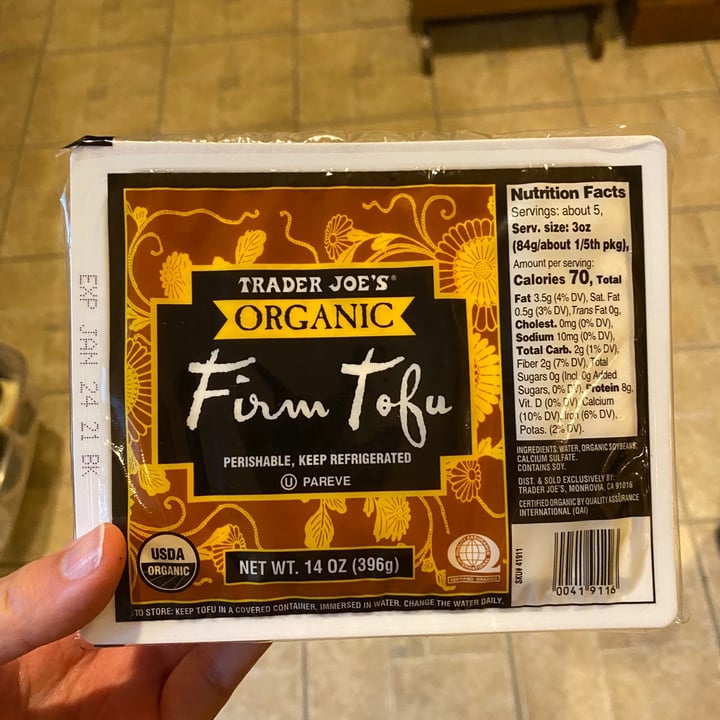 photo of Trader Joe's Organic Firm Tofu shared by @jenniferchristine on  25 Dec 2020 - review