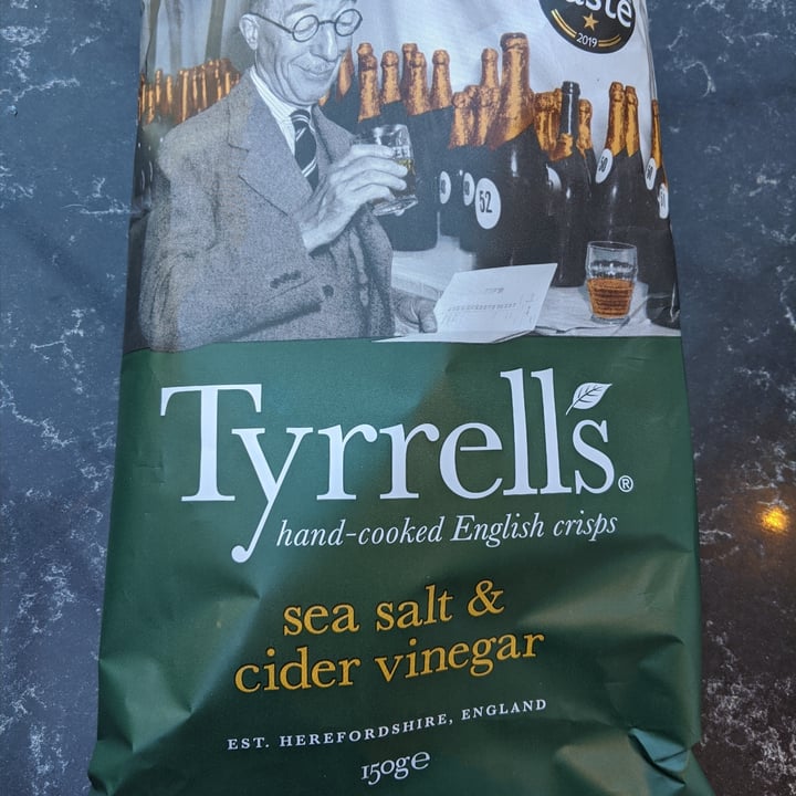 photo of Tyrell Sea salt and cider vinegar crisps shared by @chanelharding on  19 Oct 2022 - review