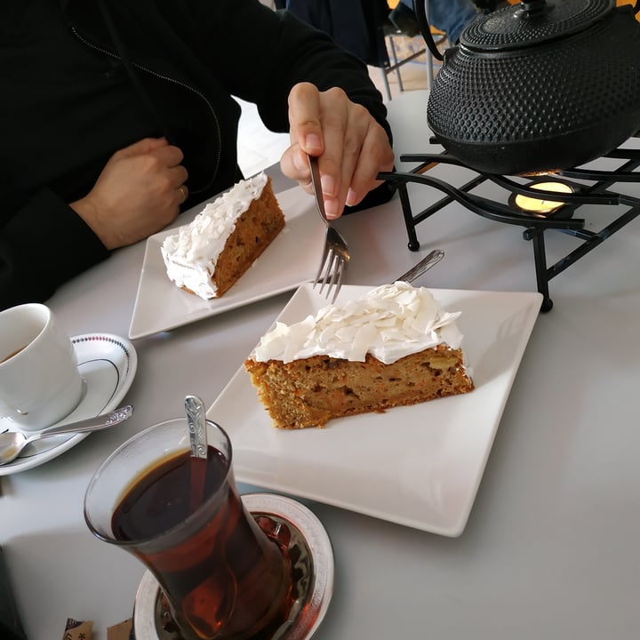 photo of Vegan-té La Siria Tarta de zanahoria shared by @veganforever72 on  28 Nov 2020 - review