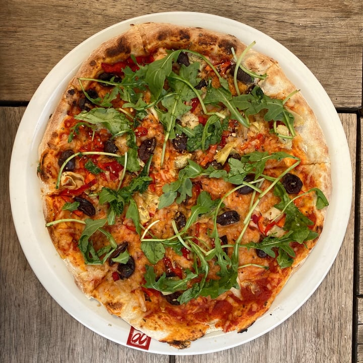 photo of Doppio Zero Vegiteranean pizza shared by @twoleavess on  26 Mar 2021 - review