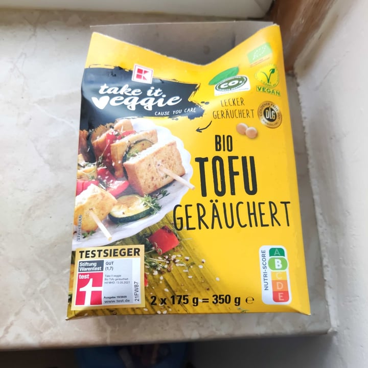 review photo of Kaufland Take it Veggie Bio Tofu Geräuchert shared by @smock on 24 May 2022 - review