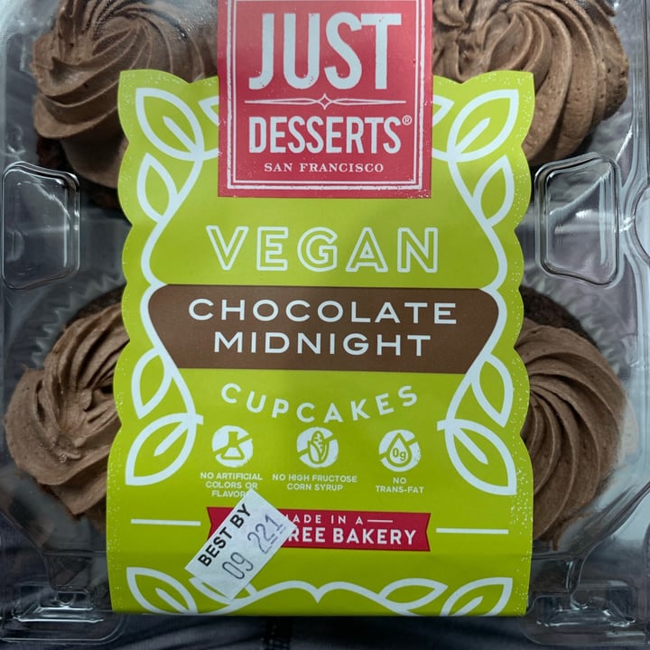 review photo of Just Desserts San Francisco Midnight Chocolate Cupcake shared by @stargazer14 on 31 Aug 2021 - review
