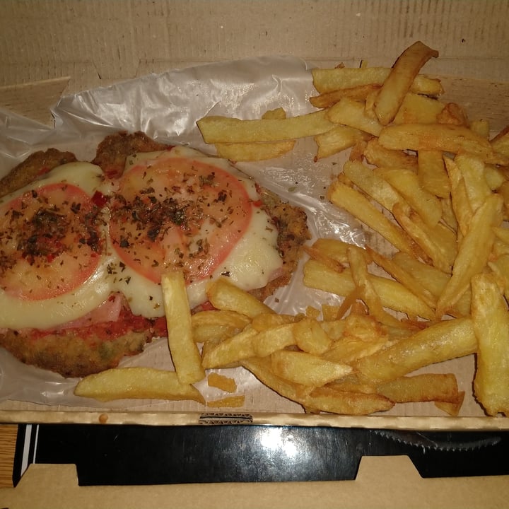 photo of Pola Milanesa Con Jamón, Queso Y Tomate shared by @maraf on  16 Jul 2020 - review