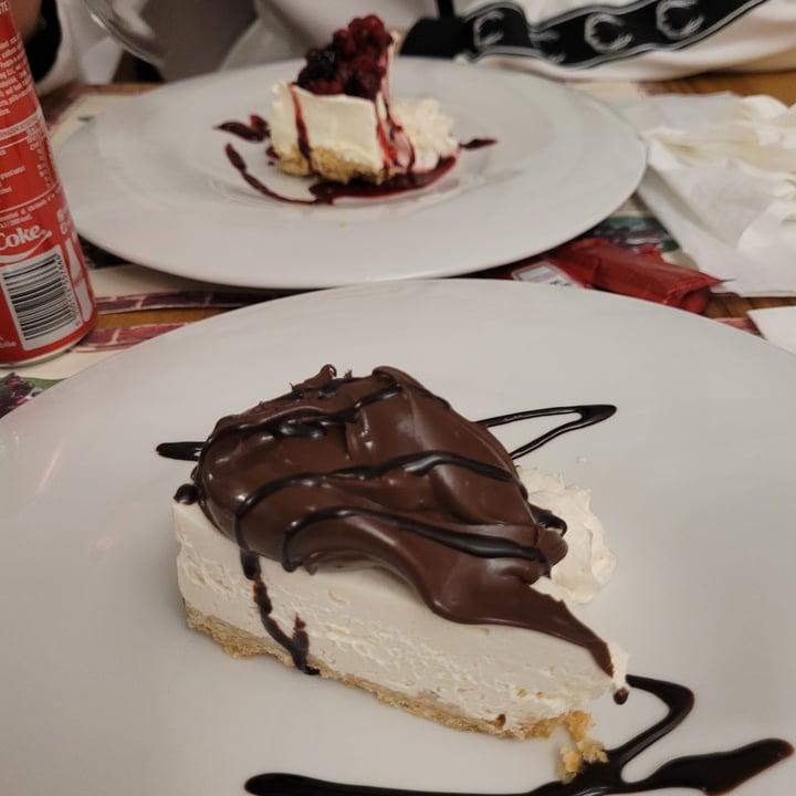 review photo of Frankie's Bar Pizzeria Sorrento Vegan Pizzas And Vegan Cheesecakes. shared by @marghegreen on 16 Mar 2022 - review