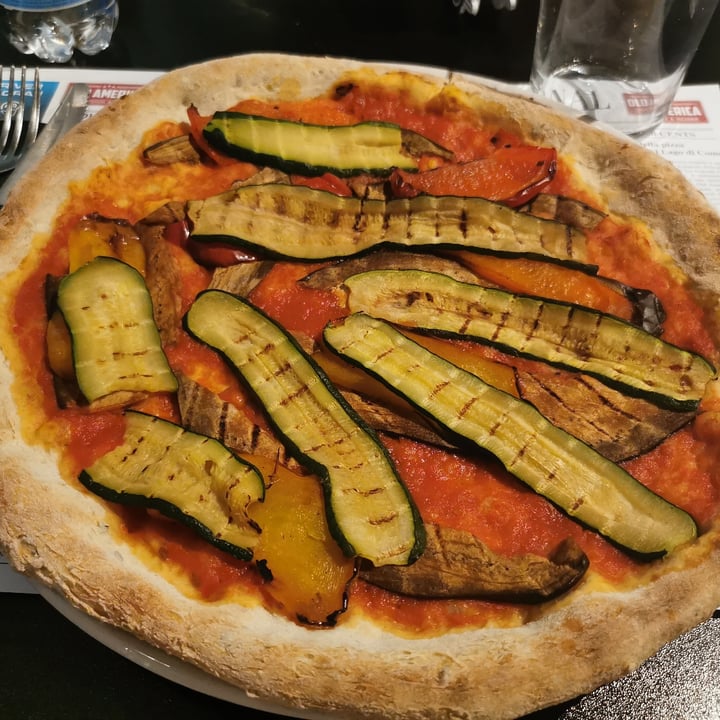 photo of OLD AMERICA Pizza con verdure shared by @alessiacernigoj on  03 Apr 2022 - review