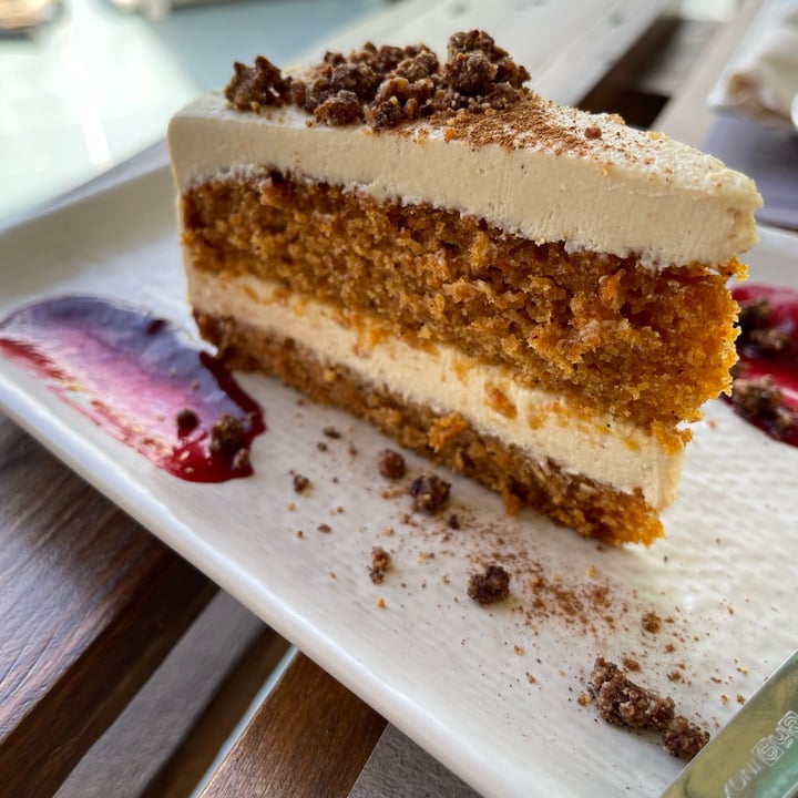 photo of BuenaVida 100% Vegan Carrot Cake shared by @martinadibernardo on  01 May 2022 - review