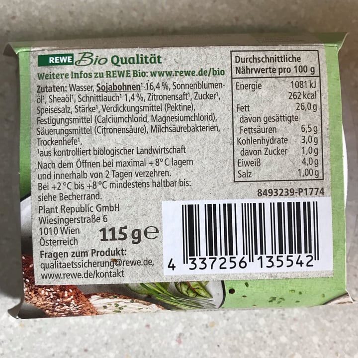 photo of Rewe Bio Frischcreme Schnittlauch, Bio + Vegan shared by @liviaslunch on  03 Jul 2022 - review