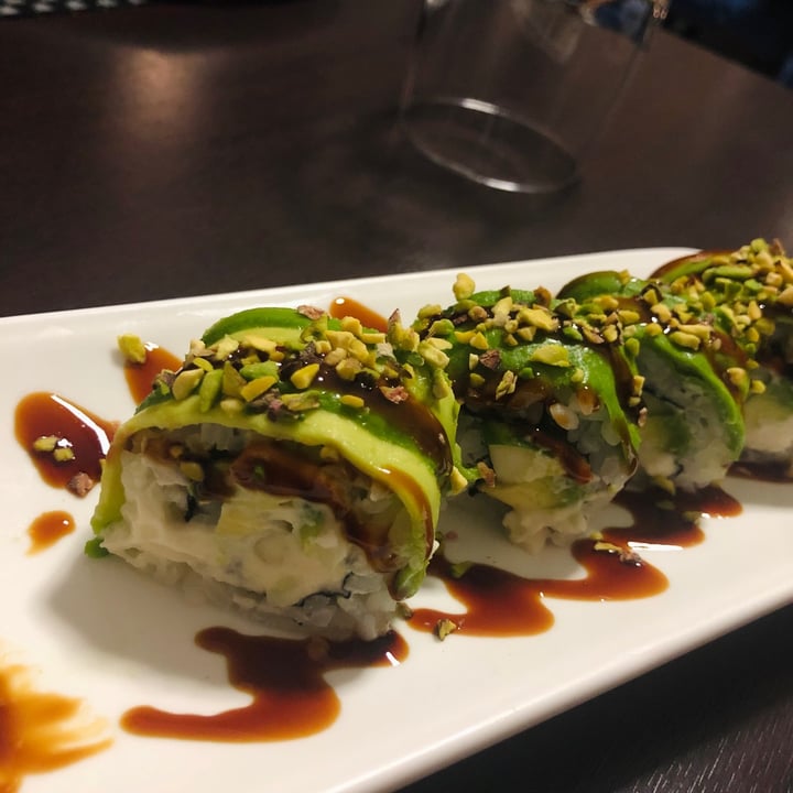 photo of Asia Fusion Sushi Vegan Cheese Roll Con Pistacchio shared by @calice on  18 Sep 2020 - review