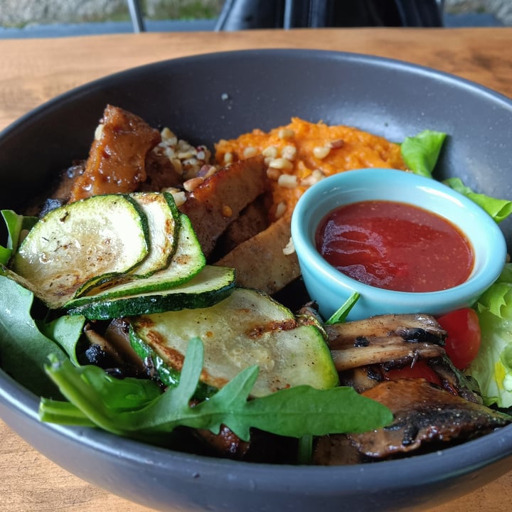 photo of Apuro - Vegan Bar Sweet Bowl shared by @filmart on  29 Oct 2021 - review