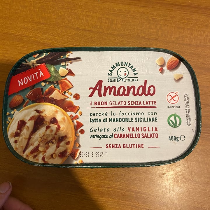 photo of Sammontana gelato vaniglia caramello salato shared by @rachepi on  21 Jul 2022 - review