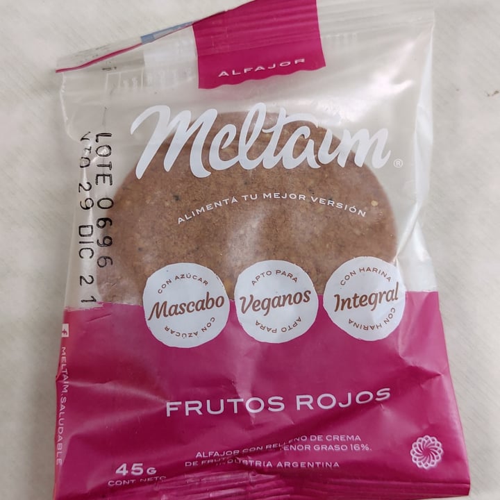 review photo of Meltaím Alfajor de Frutos rojos shared by @claudio34 on 17 Dec 2021 - review