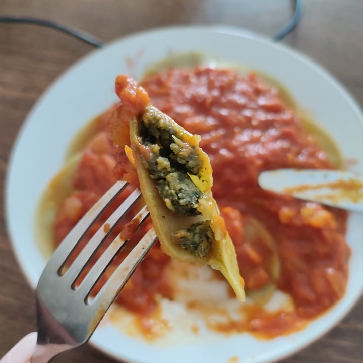 photo of Vemondo Medaglioni Agli Spinaci, Broccoli E Olive shared by @flouredfingers on  27 Jul 2021 - review