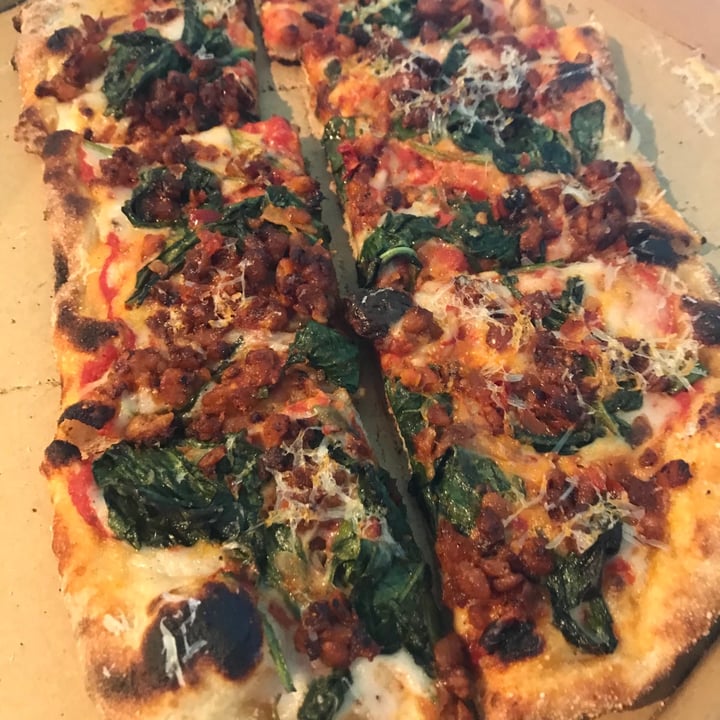 photo of Above Ground Tempeh Sausage & Greens Pizza shared by @citybythbayvegan on  25 Apr 2020 - review