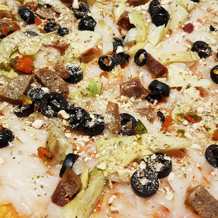photo of Vegan E Meet Italy Foresta pizza shared by @tbarnes89 on  06 Aug 2020 - review