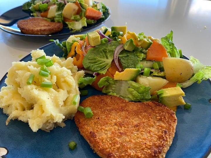 photo of Vegie Delights Tender Crumbed Schnitzel shared by @juztinebale on  13 Mar 2020 - review