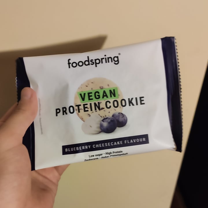 review photo of Foodspring biscotto proteico cheesecake ai mirtilli shared by @maty08 on 17 Aug 2022 - review