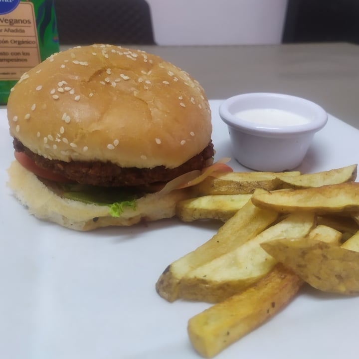 review photo of Restaurante Vegetariano Om Shanti Hamburguesa shared by @angrouses on 12 Apr 2022 - review