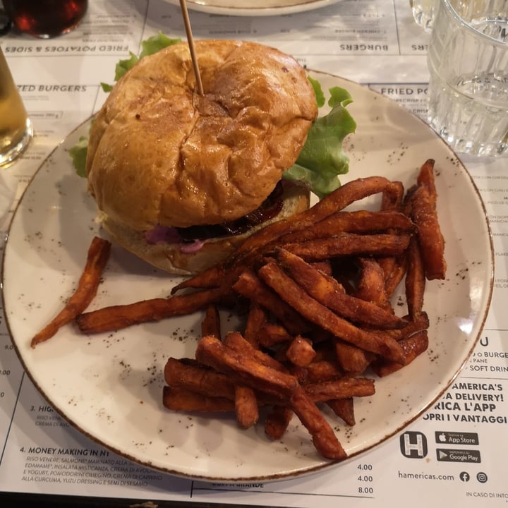 photo of Hamerica’s Smile Burger HEURA shared by @lindaemecs on  02 May 2022 - review
