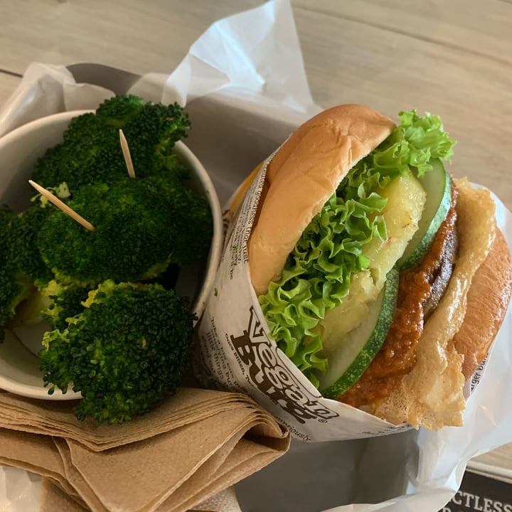 photo of VeganBurg Singapore Char-Grilled Satay Burger shared by @turtleisland on  20 Nov 2021 - review