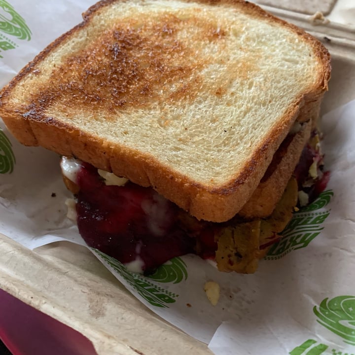 photo of Veggie Galaxy Moist maker Sandwich shared by @sedrew1 on  25 Nov 2020 - review