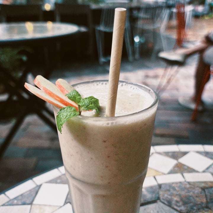 photo of Kashew Cheese Deli Apple Cinammon Smoothie shared by @fi-iv on  08 Aug 2022 - review