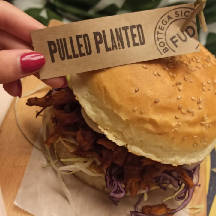 photo of FUD pulled planted shared by @anitarichichi on  01 Aug 2022 - review