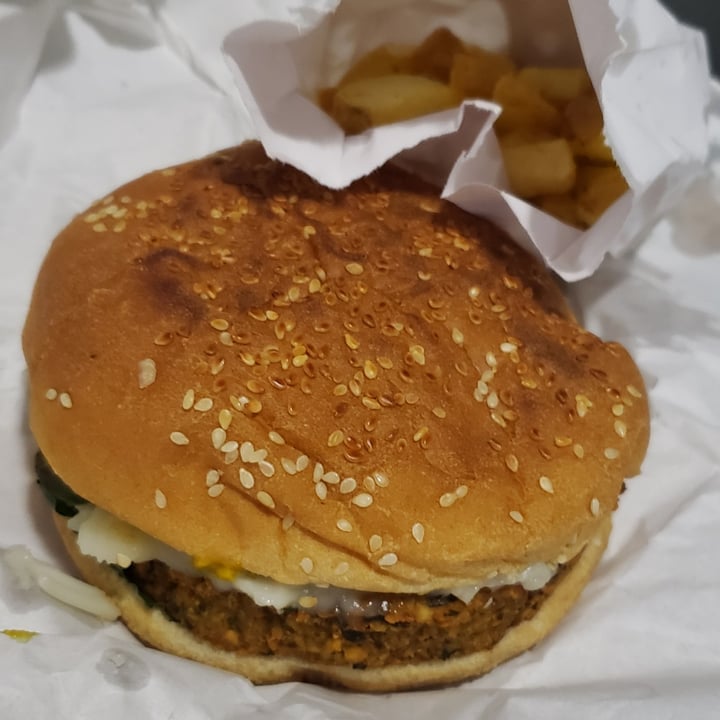 photo of Vegarum Burger falafel shared by @katiardz on  07 May 2020 - review