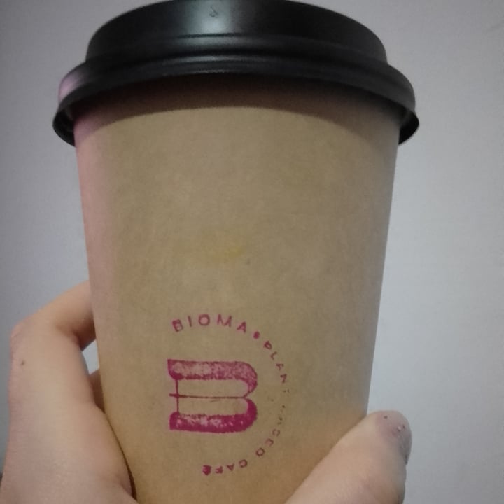 photo of Bioma plant based café Golden milk shared by @cafexito on  14 Oct 2021 - review