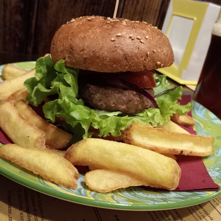 photo of Old Arthur's Pub Beyond Burger shared by @mlflne on  05 Oct 2022 - review